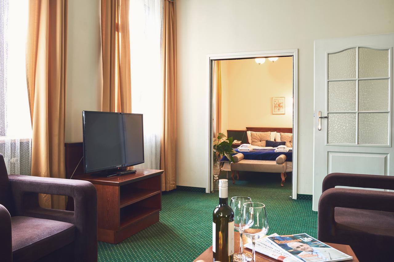 קרקוב Nobilton Hotel מראה חיצוני תמונה