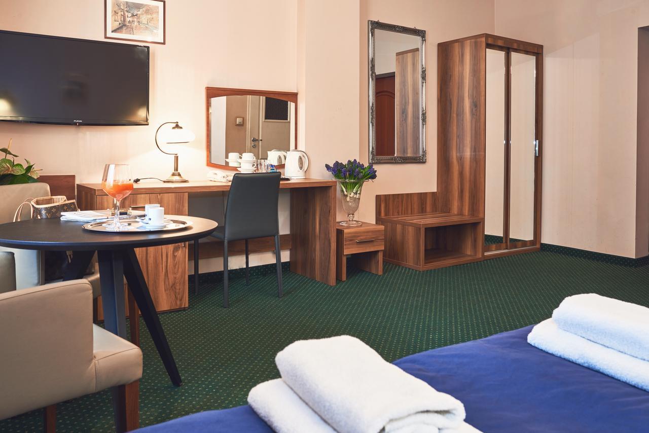 קרקוב Nobilton Hotel מראה חיצוני תמונה